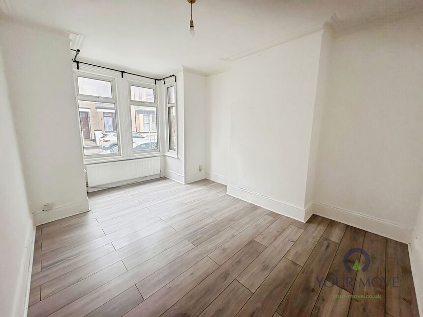Main image of 3 bedroom Mid Terrace House to rent, Balmoral Road, Gillingham, Kent, ME7