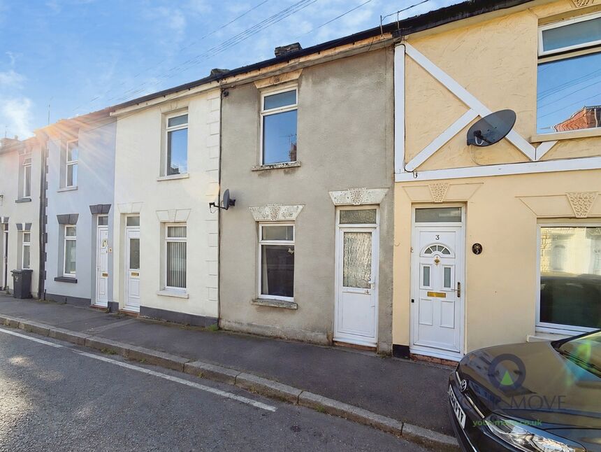 Main image of 3 bedroom Mid Terrace House to rent, Elm Road, Gillingham, Kent, ME7