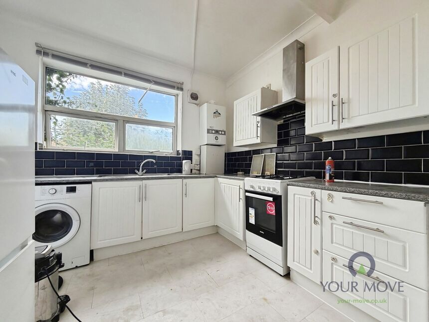 Main image of 3 bedroom Flat to rent, College Avenue, Gillingham, Kent, ME7