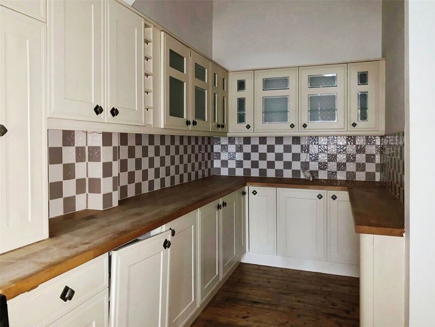 3 bedroom Flat for sale, Whytehouse Mansions, High Street, KY1 £65,000