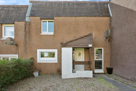 Elrick Park, 2 bedroom Mid Terrace House for sale, £115,000