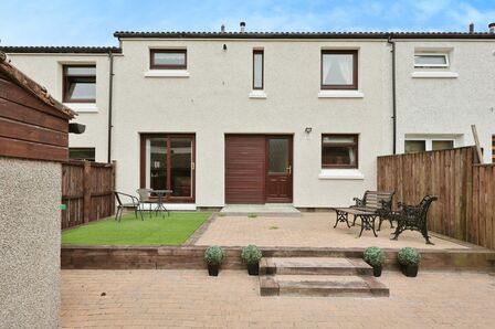 2 bedroom Mid Terrace House for sale