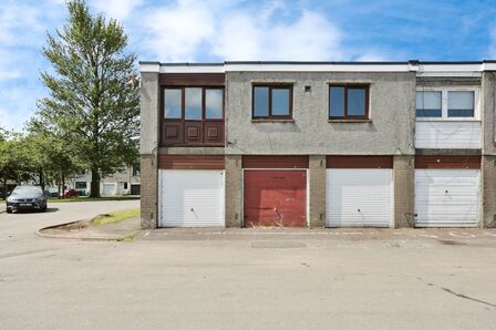 2 bedroom End Terrace Flat for sale