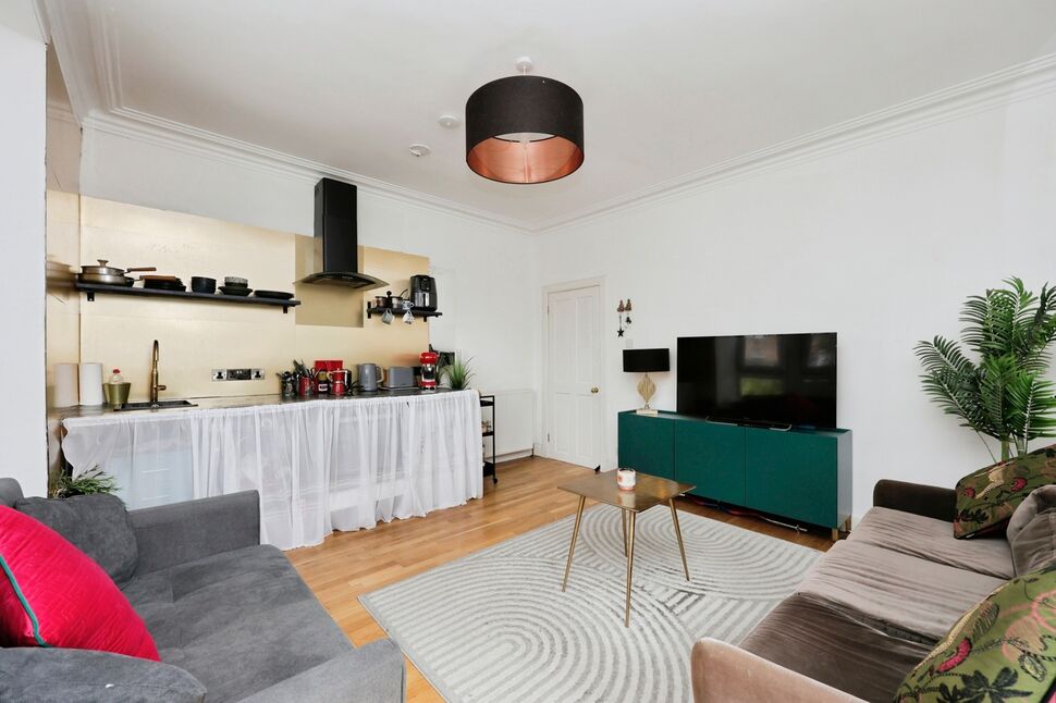 Living Room\Kitchen