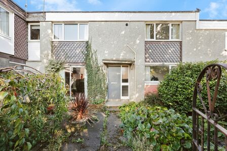 3 bedroom Mid Terrace House for sale