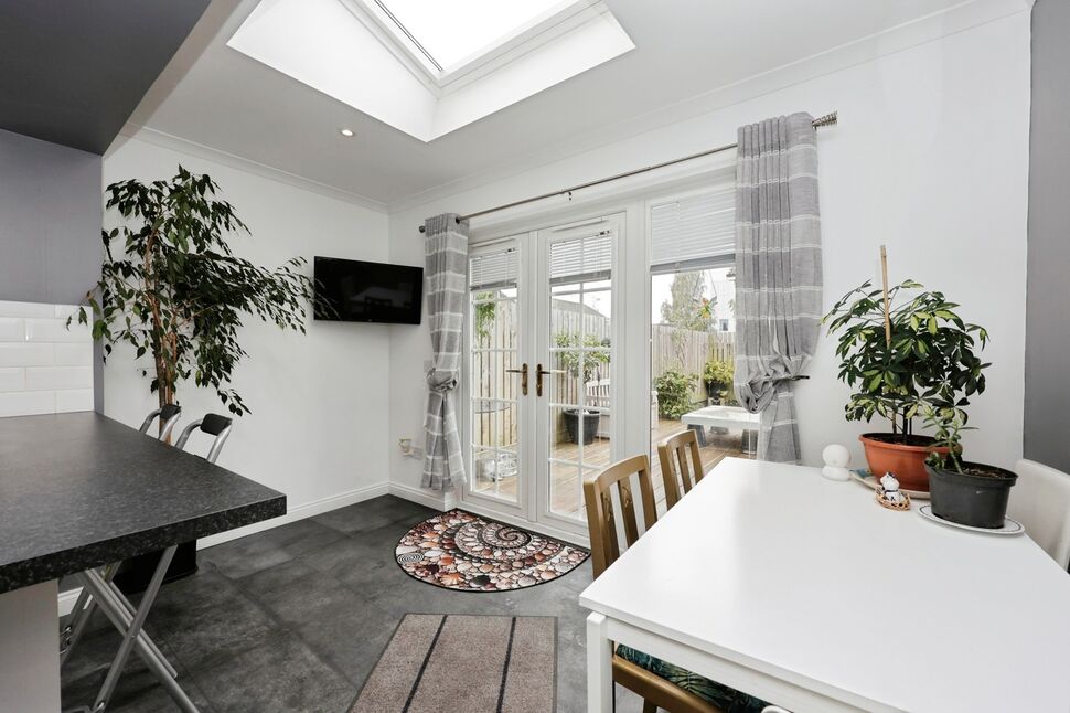Kitchen / Dining