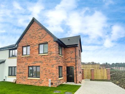 Dalzell Park, 3 bedroom Mid Terrace House to rent, £1,250 pcm