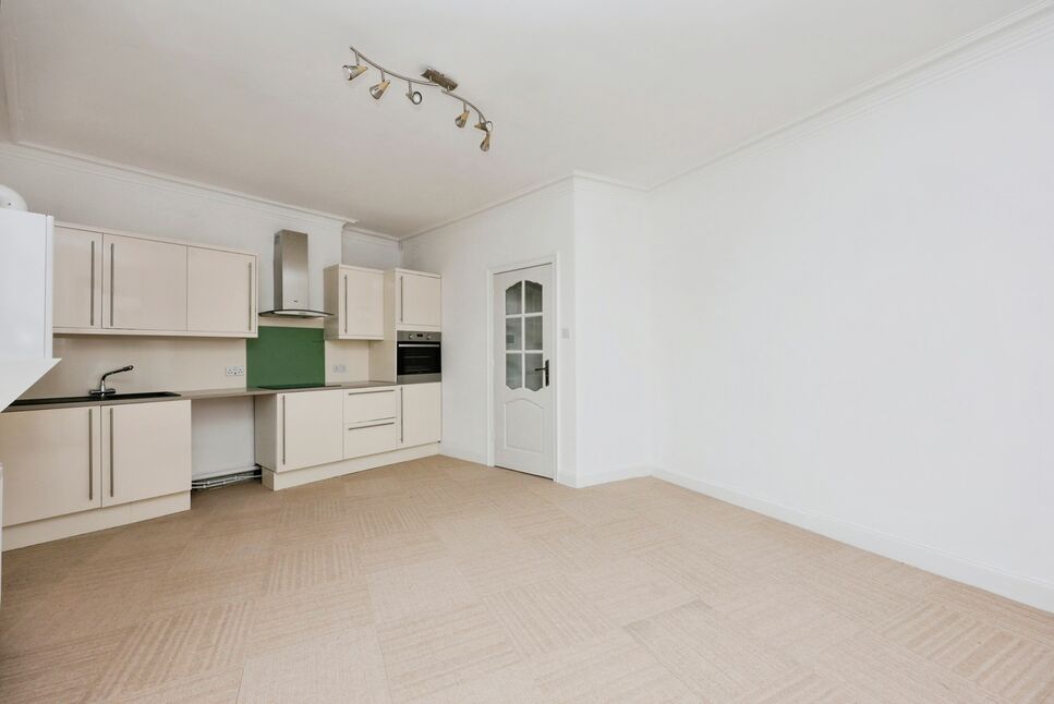 Kitchen\Living Area