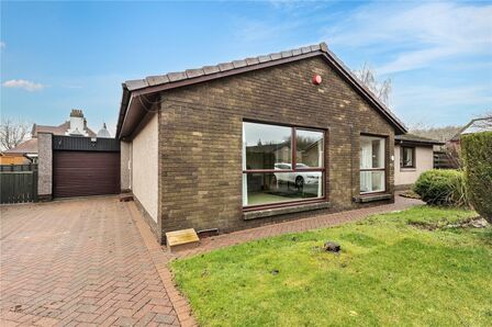 Iona Park, 4 bedroom Detached Bungalow for sale, &pound;290,000