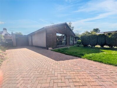 4 bedroom Detached Bungalow for sale