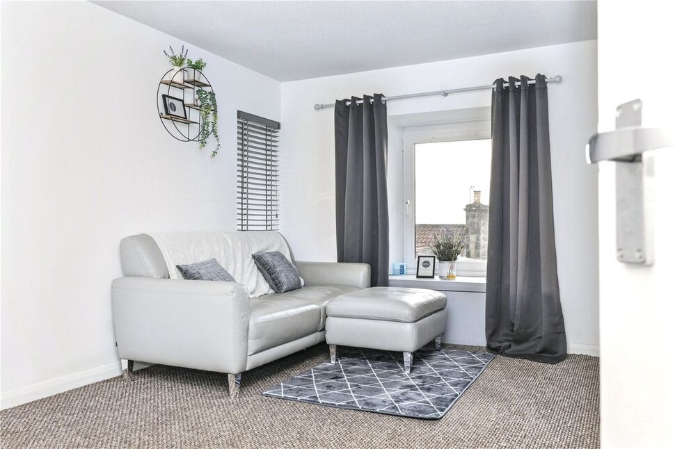 Living Room / Kitchen