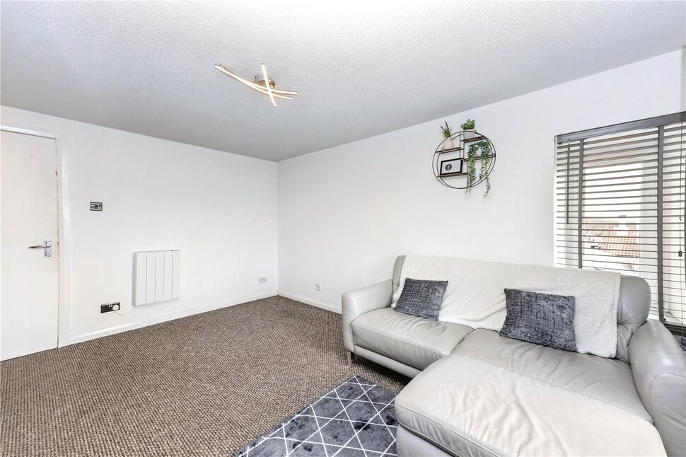 Living Room / Kitchen