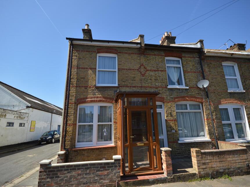 Main image of 3 bedroom House to rent, Mead Road, Gravesend, Kent, DA11