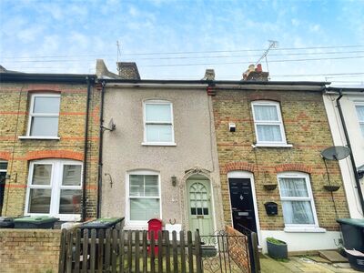 2 bedroom Mid Terrace House to rent