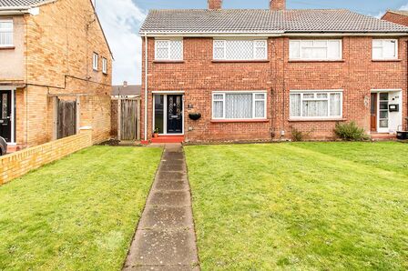 Tennyson Walk, 3 bedroom Semi Detached House to rent, &pound;1,750 pcm