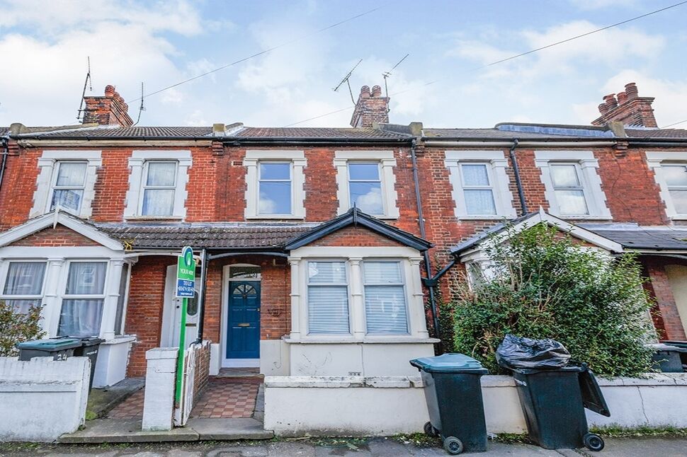Main image of 3 bedroom Mid Terrace House to rent, Russell Road, Gravesend, Kent, DA12