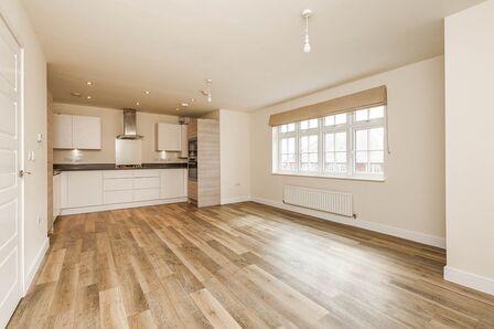 Frost Close, 2 bedroom Flat to rent, &pound;1,600 pcm