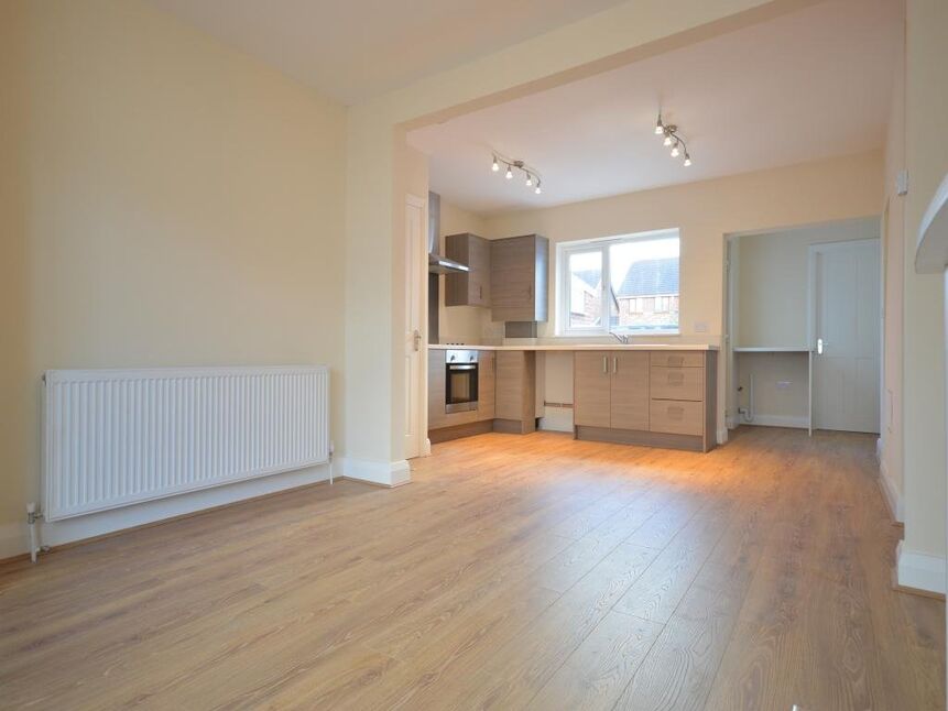 Main image of 3 bedroom Mid Terrace House to rent, Davis Avenue, Northfleet, Kent, DA11