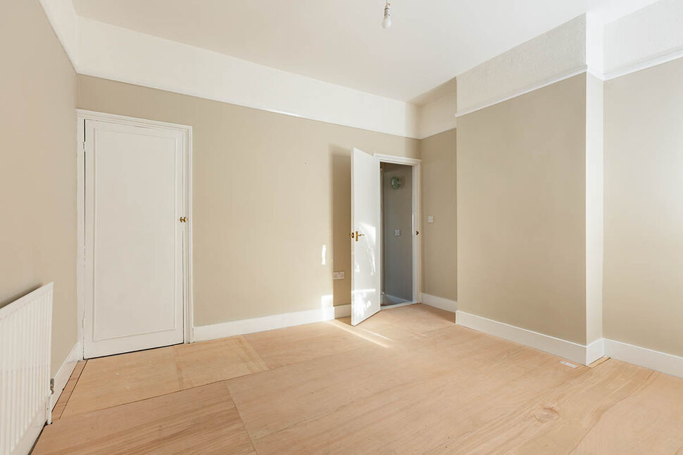 3 bedroom Mid Terrace House for sale, Dover Road, Northfleet, DA11 £