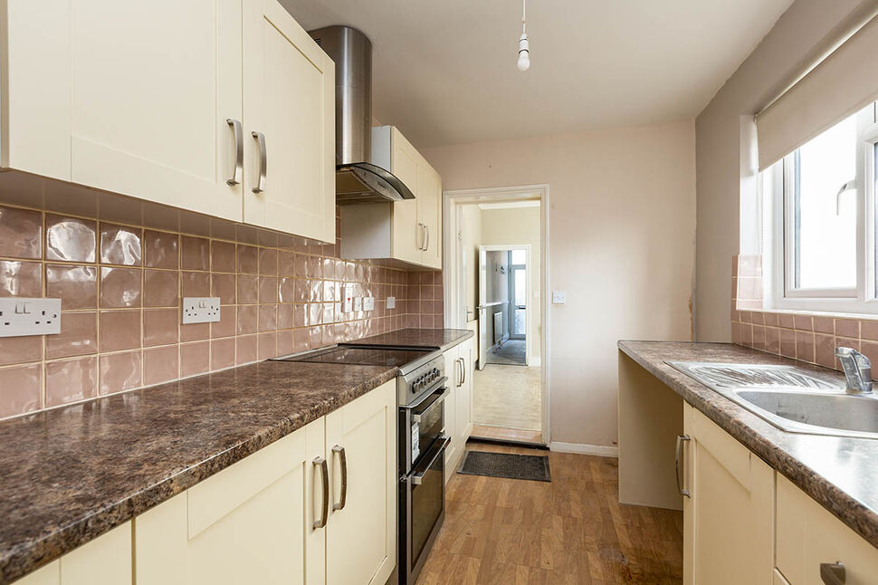 3 bedroom Mid Terrace House for sale, Dover Road, Northfleet, DA11 £