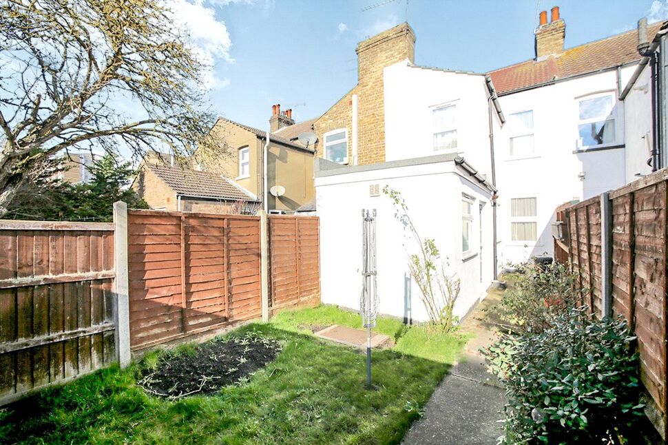 3 bedroom Mid Terrace House for sale, Dover Road, Northfleet, DA11 £