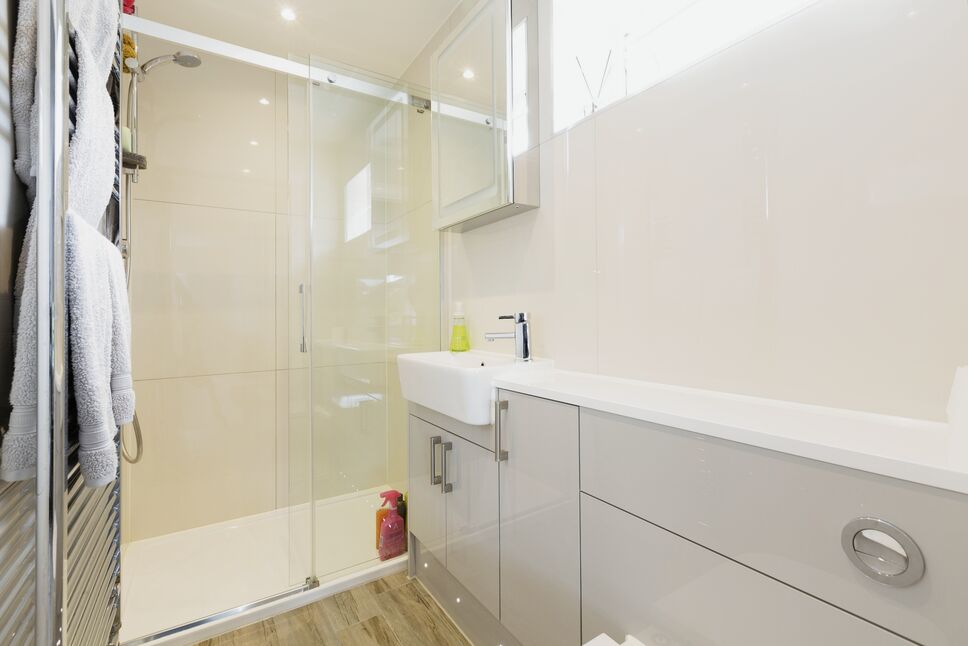 5 bedroom Detached House for sale, Bader Walk, Northfleet, DA11 £550,000