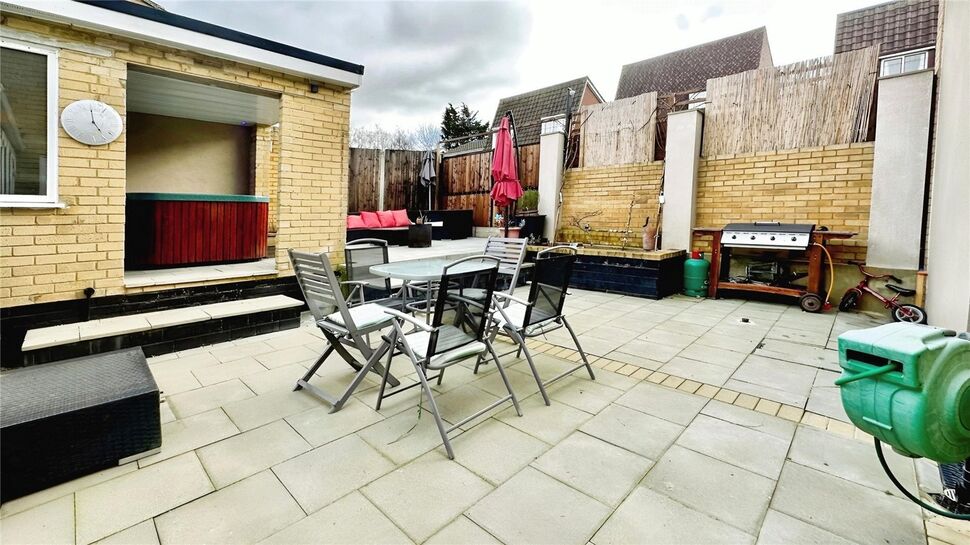 5 bedroom Detached House for sale, Bader Walk, Northfleet, DA11 £550,000