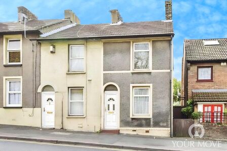 Northfleet, 2 bedroom Mid Terrace House to rent, £1,300 pcm