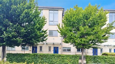 4 bedroom Mid Terrace House for sale