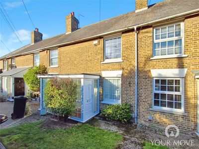 3 bedroom Mid Terrace House for sale