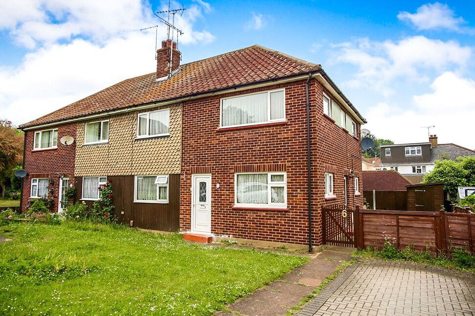 Main image of 2 bedroom  Flat to rent, Avon Close, Gravesend, Kent, DA12