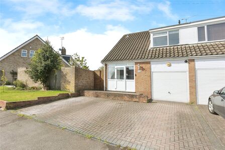 Fairview Drive, 3 bedroom End Terrace House for sale, £425,000