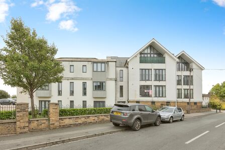 London Road, 2 bedroom Flat for sale, &pound;250,000