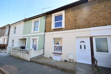 2 bedroom Mid Terrace House for sale