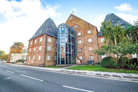 2 bedroom  Flat for sale