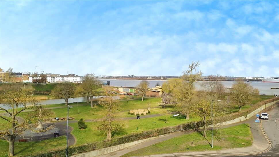 Main image of 2 bedroom Flat for sale, Romulus Road, Gravesend, Kent, DA12