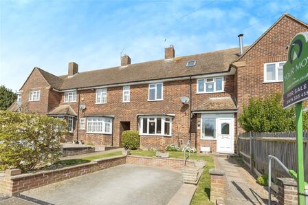 3 bedroom Mid Terrace House for sale
