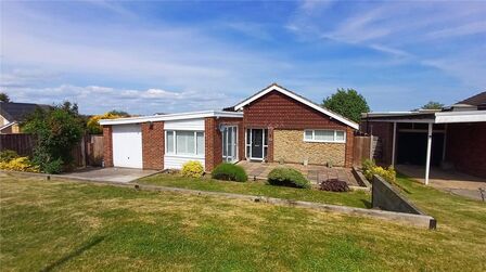 Crown Lane, 3 bedroom Detached Bungalow for sale, £600,000