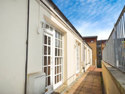 Windmill Street, 1 bedroom  House to rent, £1,000 pcm
