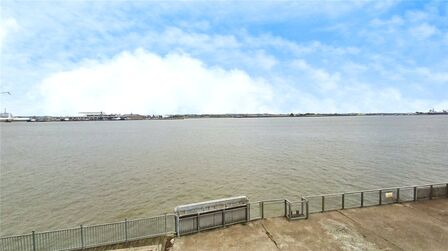 2 bedroom  Flat for sale