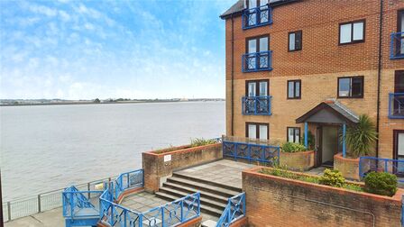 2 bedroom  Flat for sale