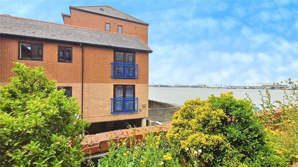 2 bedroom  Flat for sale