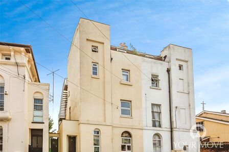 Pier Road, 4 bedroom Flat to rent, &pound;1,800 pcm