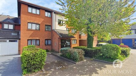 2 bedroom Flat for sale