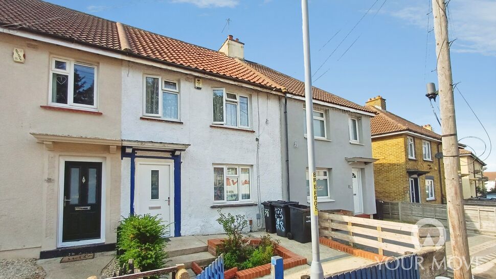 3 bedroom Mid Terrace House for sale