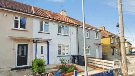 Poplar Avenue, 3 bedroom Mid Terrace House for sale, &pound;240,000