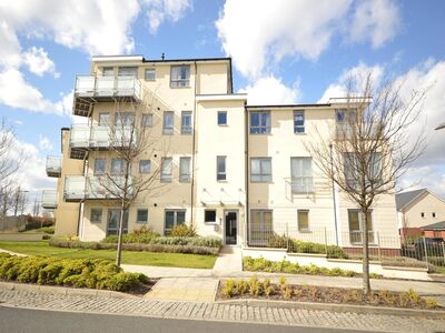 Springhead Parkway, 2 bedroom Flat to rent, &pound;1,400 pcm