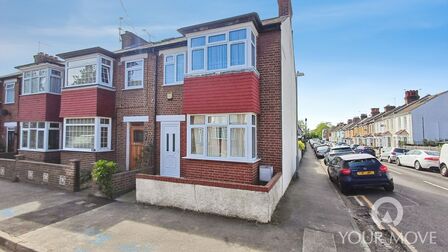 3 bedroom End Terrace House for sale