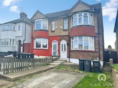 Barr Road, 2 bedroom Semi Detached House to rent, &pound;1,500 pcm