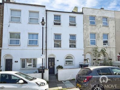 5 bedroom Mid Terrace House for sale